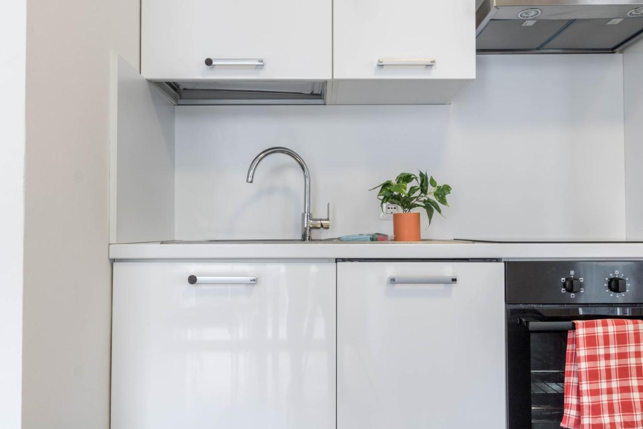 Appartamento Joivy Superb Flat For 4 With Balcony Near Milano Centrale Esterno foto